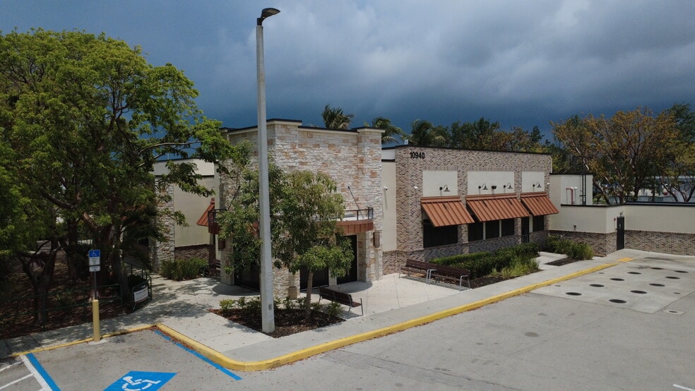 10940 Tamiami Trl N, Naples, FL for lease - Building Photo - Image 2 of 9