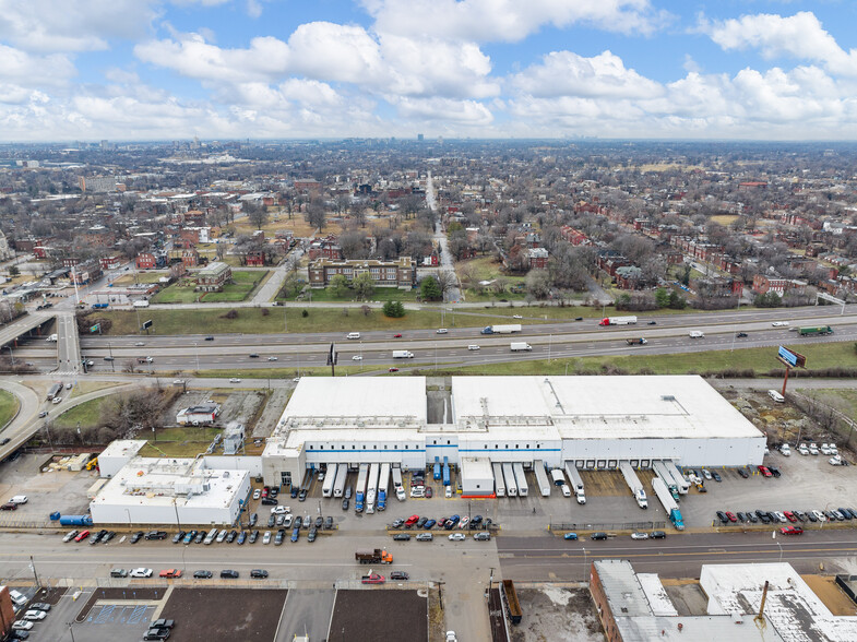 3737 N Broadway, Saint Louis, MO for lease - Building Photo - Image 1 of 16