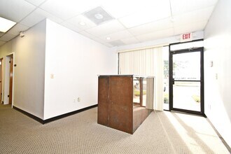 4303 Vineland Rd, Orlando, FL for lease Interior Photo- Image 2 of 13