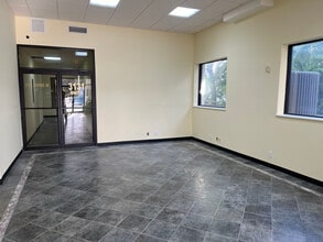 3120-3131 E Riverside Dr, Fort Myers, FL for lease Interior Photo- Image 1 of 13