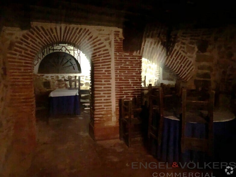 Immeuble residentiel dans Segovia, Segovia à vendre - Photo du bâtiment - Image 2 de 4