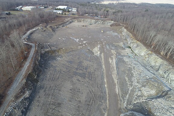 64 Cambridge Dr, Monroe, CT à vendre - Photo du bâtiment - Image 3 de 5