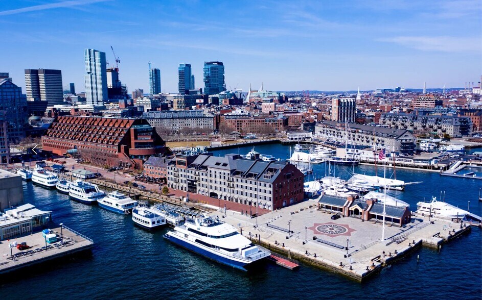 66 Long Wharf, Boston, MA for lease - Building Photo - Image 2 of 6