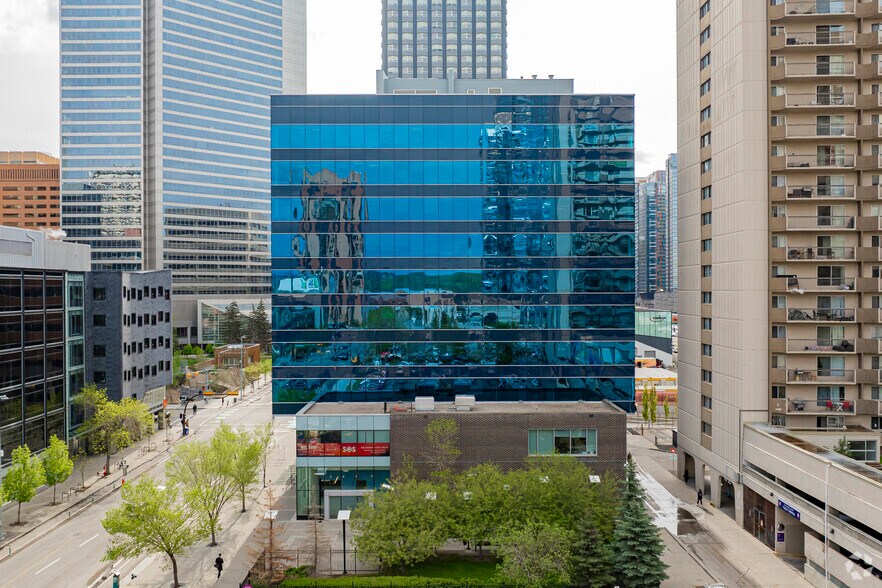 903 8th Ave SW, Calgary, AB à louer - Photo du bâtiment - Image 2 de 13