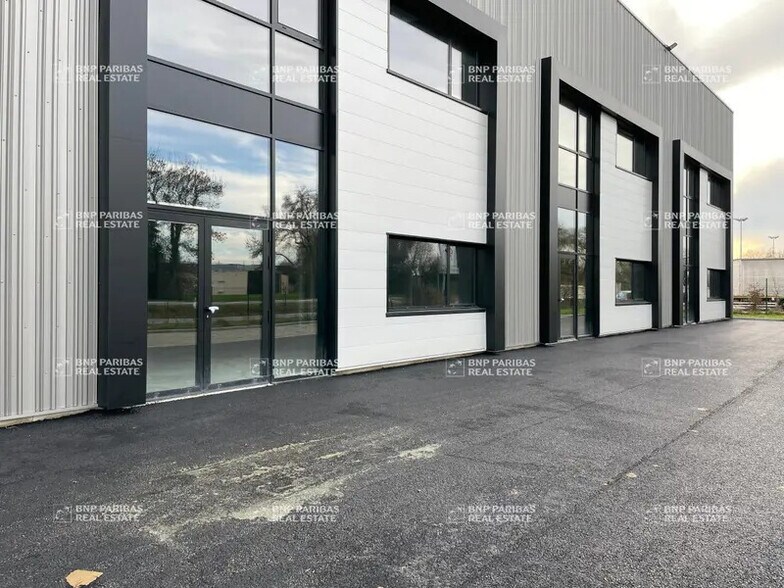 Flex in Thouaré-sur-Loire for sale - Building Photo - Image 2 of 10