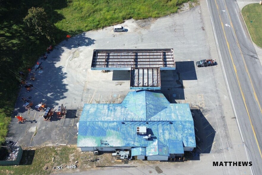 15570 Highway 13 S, Hurricane Mills, TN à vendre - Photo principale - Image 1 de 3