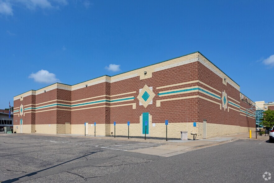 1118 Mainstreet, Hopkins, MN à louer - Photo du bâtiment - Image 2 de 2