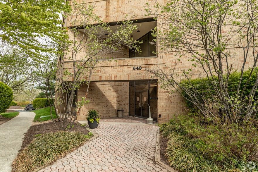 640 Sentry Pky, Blue Bell, PA for lease - Building Photo - Image 3 of 4