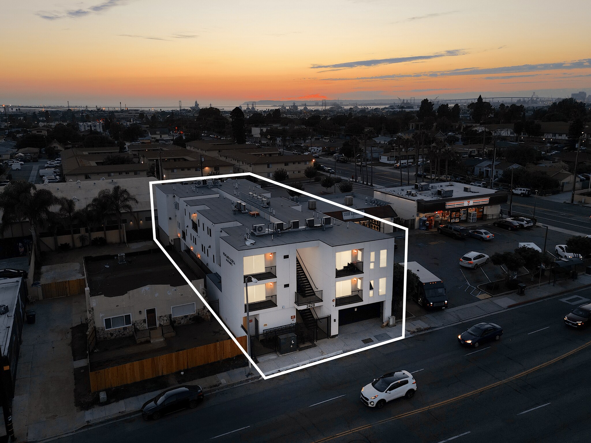 2428 Highland Ave, National City, CA à vendre Photo du bâtiment- Image 1 de 17