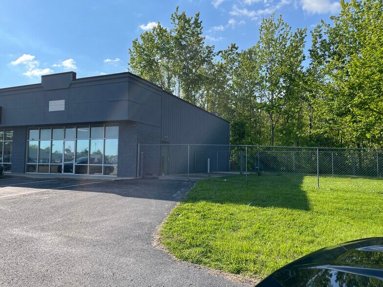 330-350 Southbridge St, Mooresville, IN à louer - Photo du bâtiment - Image 2 de 12