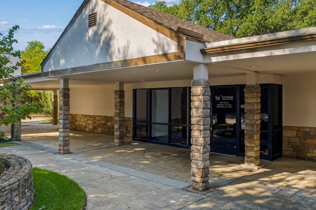 Plus de détails pour 2801 Osler Dr, Grand Prairie, TX - Bureau/Médical à louer