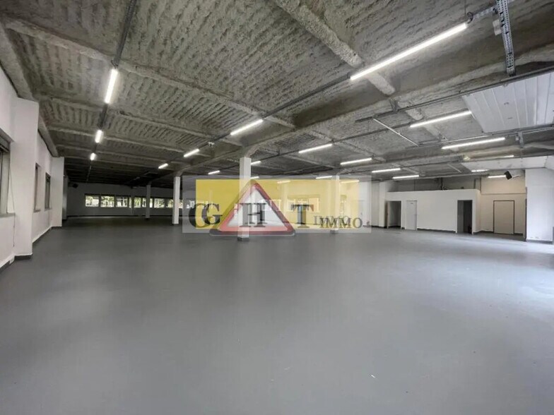 Industriel dans Les Ulis à louer - Photo du bâtiment - Image 2 de 15