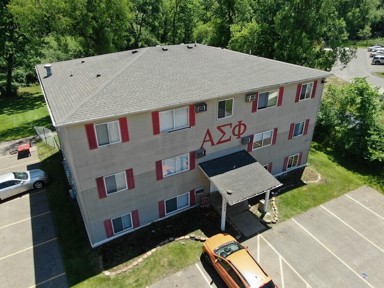 1619 Fraternity Village Dr, Kalamazoo, MI for sale - Building Photo - Image 1 of 6