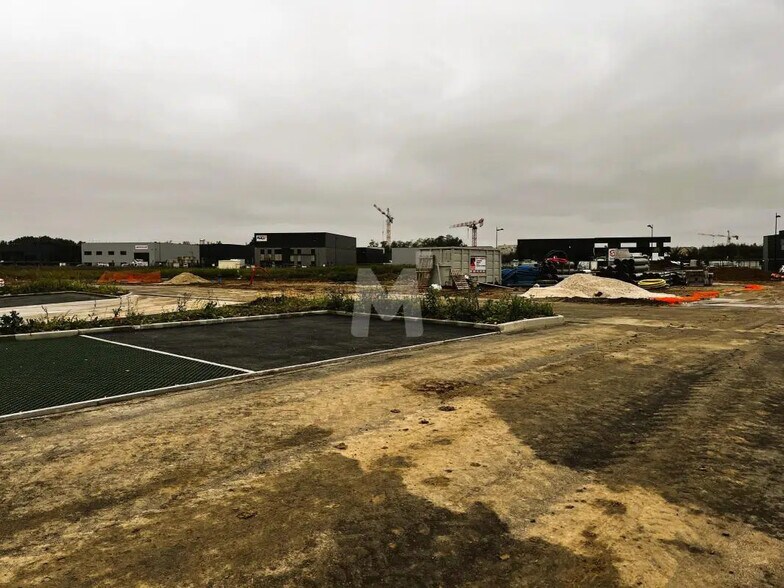 Local d'activités dans SAINT-PIERRE-DU-PERRAY à vendre - Photo du bâtiment - Image 3 de 7