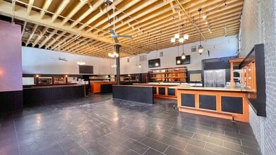 132 SW 3rd Ave, Portland, OR for lease Interior Photo- Image 2 of 18