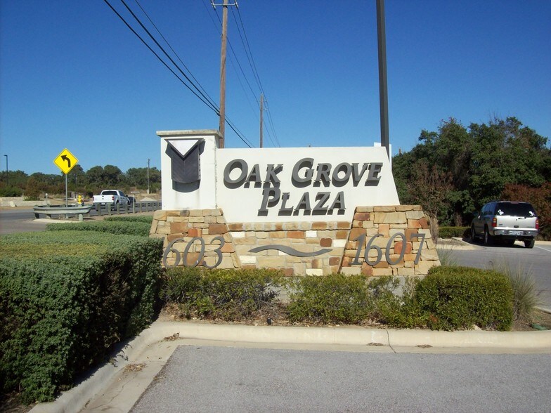 1603 Ranch Road 620 N, Lakeway, TX à louer - Photo du bâtiment - Image 3 de 15