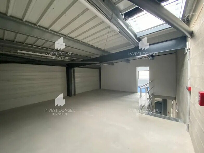 26 Rue Travers Des Champs Guillaume, Cormeilles-en-Parisis for lease - Interior Photo - Image 3 of 12