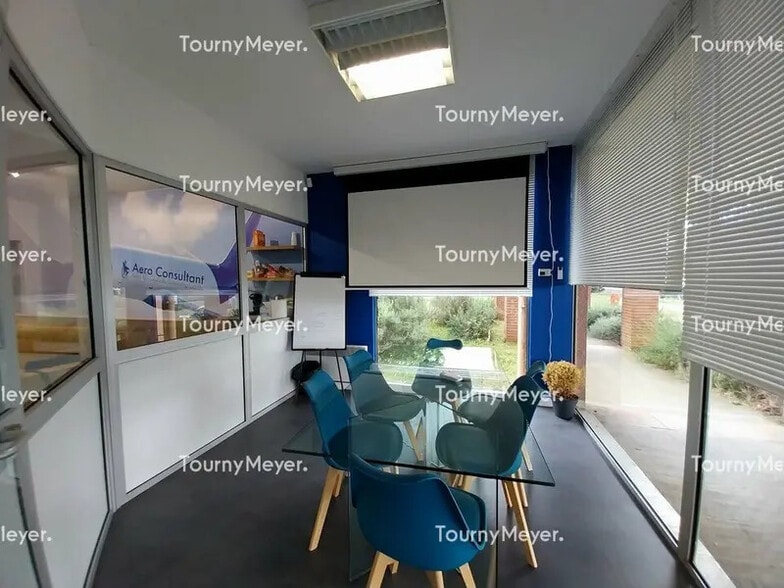 16 Avenue Du Parc, Blagnac for lease - Interior Photo - Image 3 of 11