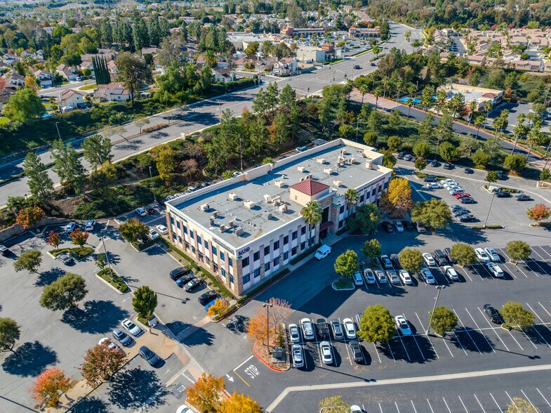 3110 Chino Ave, Chino Hills, CA à louer - Photo du bâtiment - Image 2 de 9