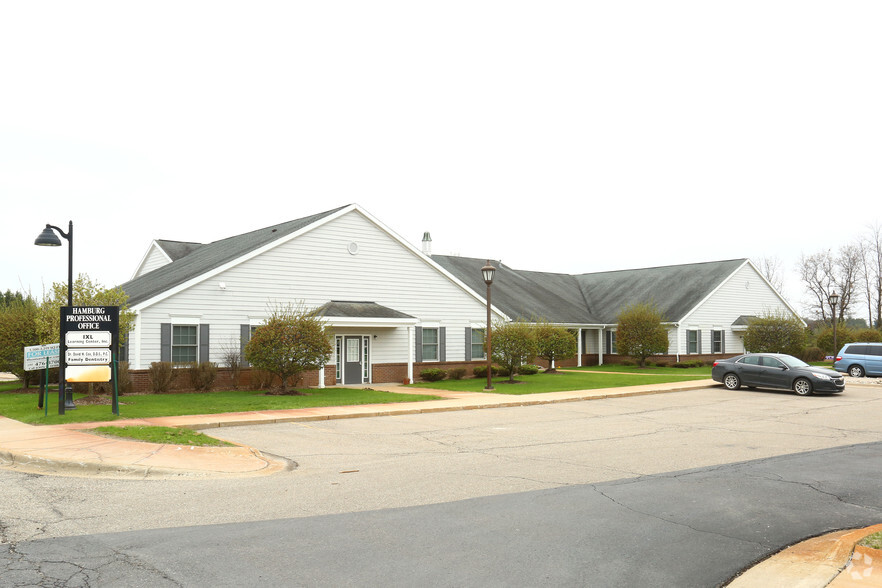 10088 Professional Center Dr, Hamburg, MI à vendre - Photo principale - Image 1 de 1