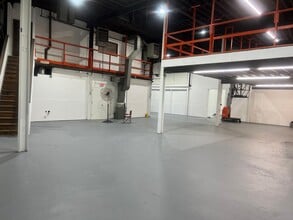 44 Bethpage Rd, Hicksville, NY for lease Interior Photo- Image 2 of 20