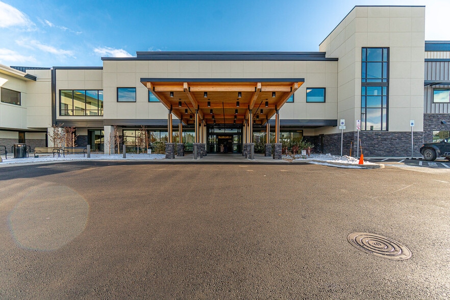 1342 NE Medical Center Dr, Bend, OR for lease - Building Photo - Image 3 of 11