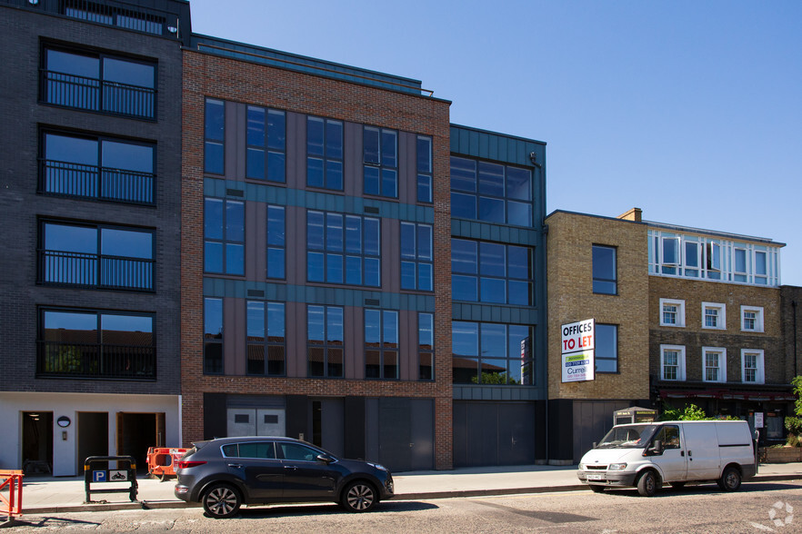 27-29 Downham Rd, London for lease - Primary Photo - Image 1 of 7