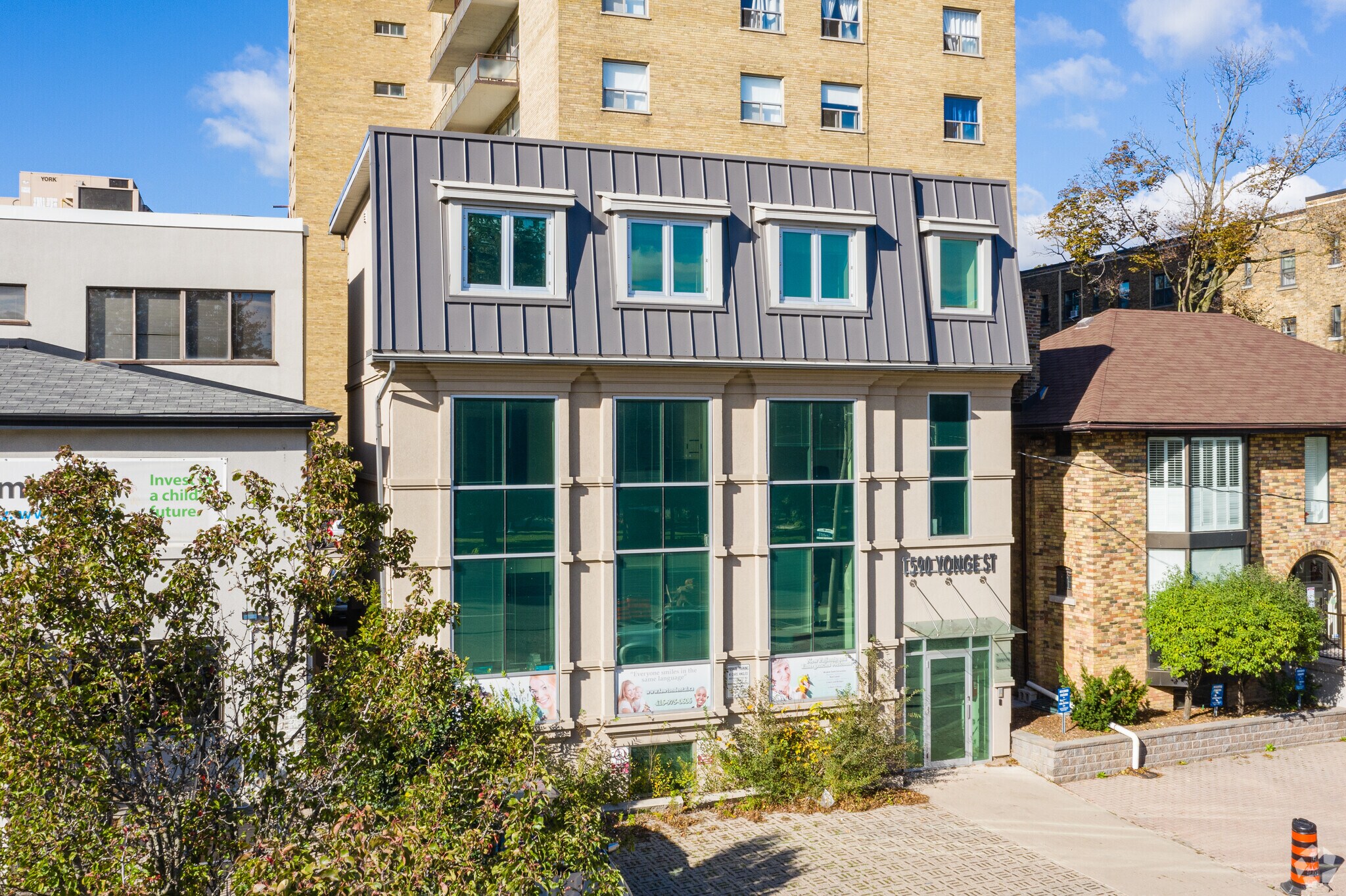 1590 Yonge St, Toronto, ON for sale Primary Photo- Image 1 of 1