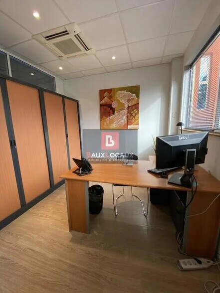 Office in Avignon for lease - Interior Photo - Image 3 of 10