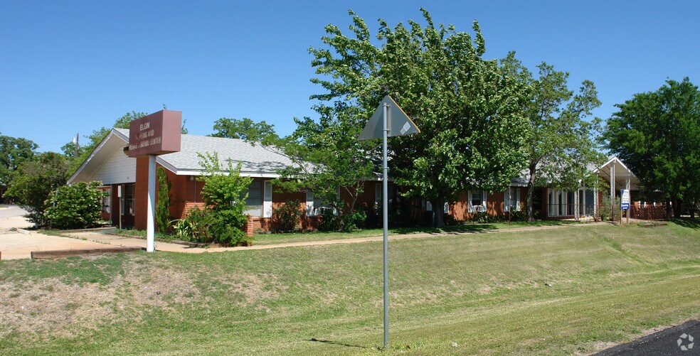 605 Hwy 290 North, Elgin, TX à vendre - Photo du bâtiment - Image 3 de 16