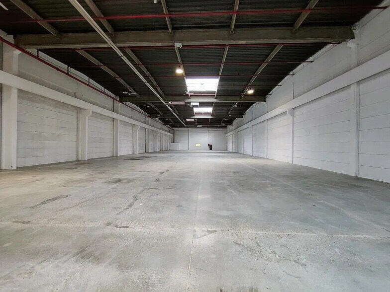 Industrial in Rosny-sous-Bois for lease - Building Photo - Image 2 of 9