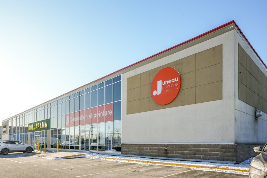 1041 Boul Pierre-Bertrand, Québec, QC à louer - Photo du bâtiment - Image 3 de 7