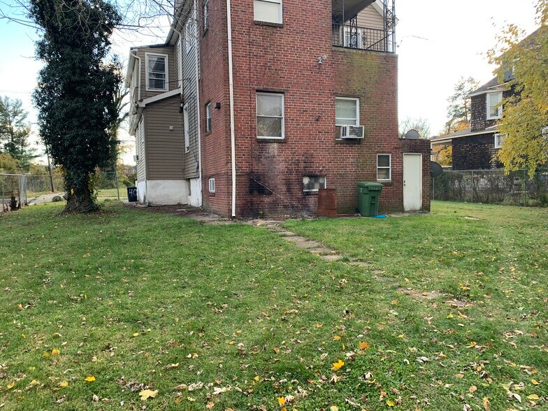 4002 Fernhill Ave, Baltimore, MD à louer - Photo du bâtiment - Image 3 de 11