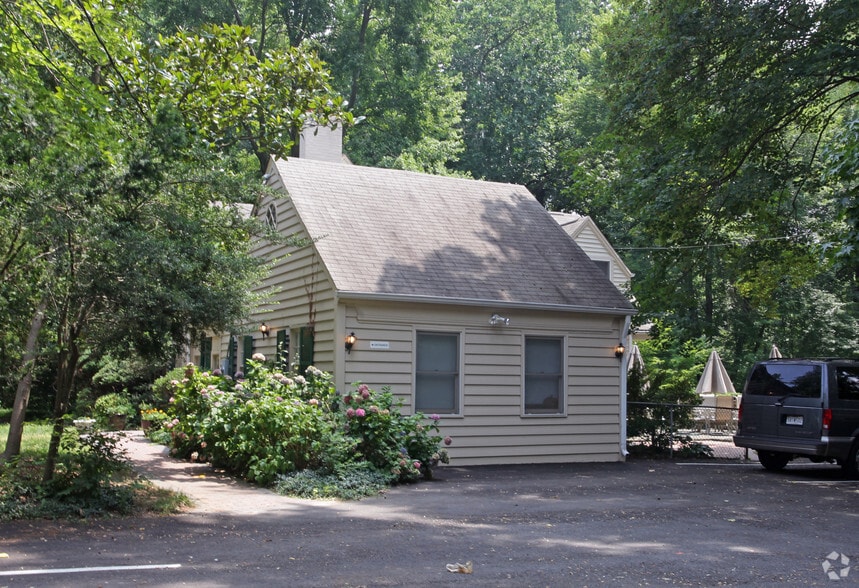 1106 University Blvd W, Silver Spring, MD for sale - Primary Photo - Image 2 of 10