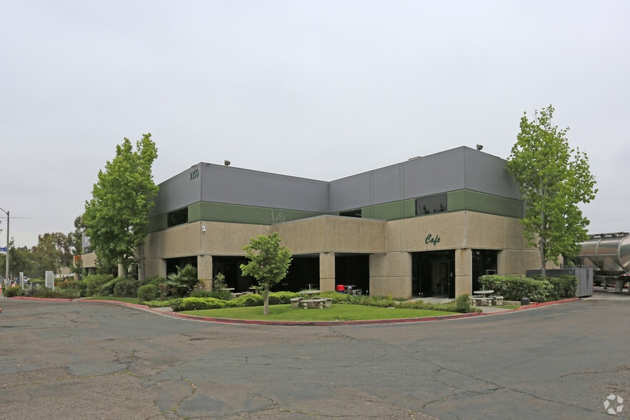 9350 Trade Pl, San Diego, CA à louer - Photo du bâtiment - Image 2 de 3