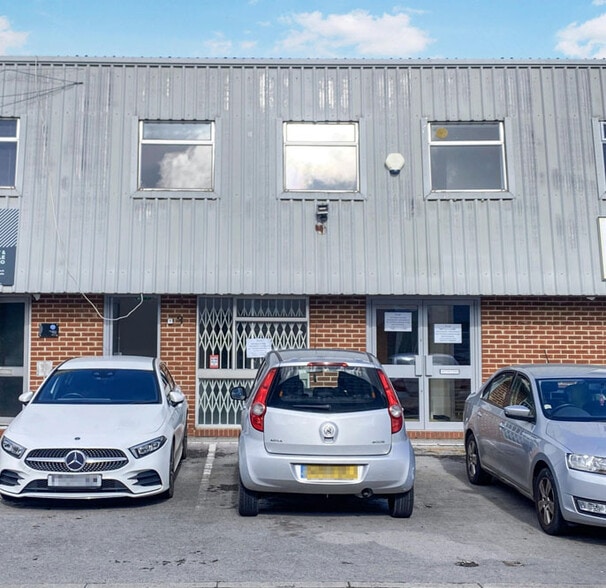 Marsack St, Reading for lease - Building Photo - Image 2 of 11