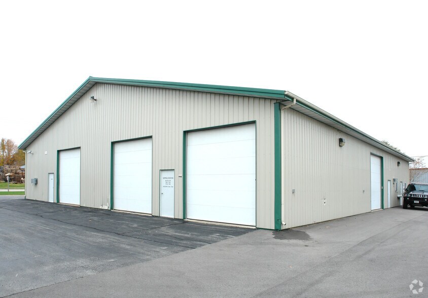 2803 Packerland Dr, Green Bay, WI à louer - Photo du bâtiment - Image 3 de 4