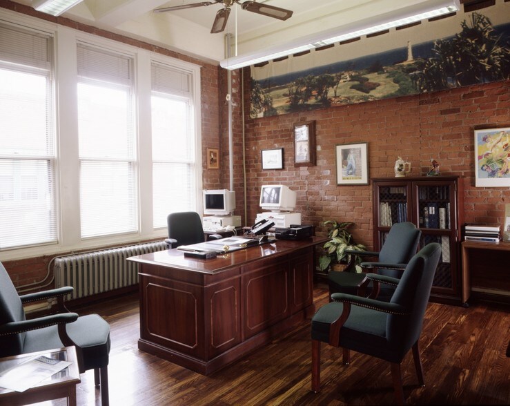 629 Fifth Ave, Pelham, NY à louer - Photo intérieure - Image 2 de 2