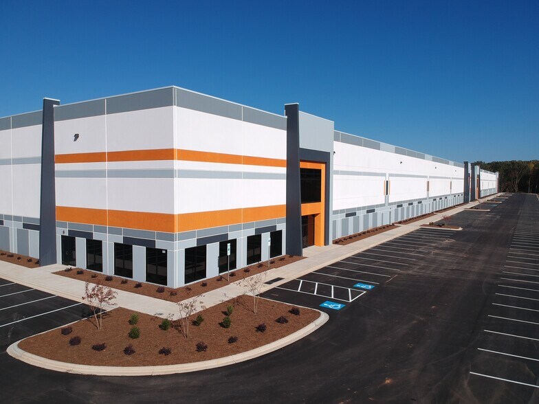 150 Southridge Pky, Bessemer City, NC à louer - Photo du bâtiment - Image 1 de 12