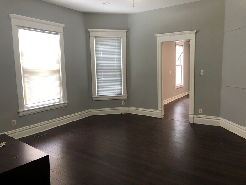 514 N Lake St, Aurora, IL à louer - Photo du bâtiment - Image 3 de 5