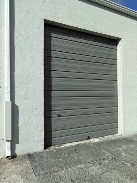 1700 Latham Rd, West Palm Beach, FL for lease - Building Photo - Image 2 of 13