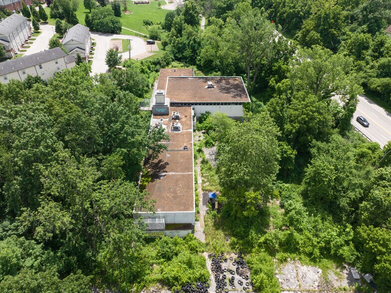 2650 Tyrell Dr, Saint Louis, MO à vendre - Photo du bâtiment - Image 2 de 19