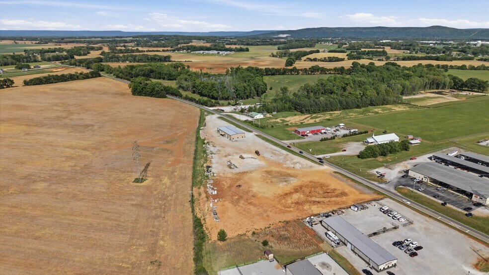 1087 Aedc Rd, Winchester, TN à vendre - Photo du bâtiment - Image 2 de 44