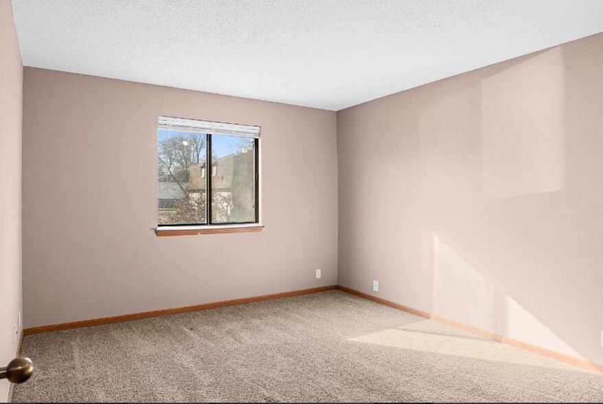 920 N 2nd St, Leavenworth, KS à vendre - Photo du bâtiment - Image 2 de 8