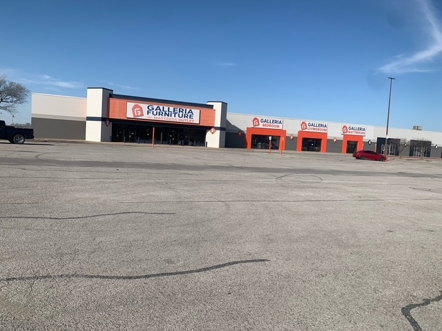 2300 E Kenosha St, Broken Arrow, OK for sale - Building Photo - Image 2 of 17