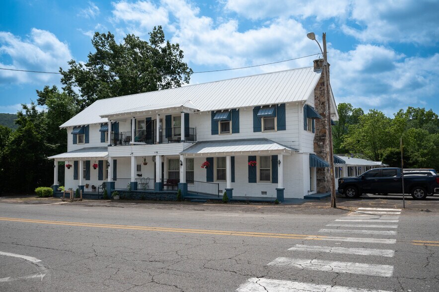 201 E Main, Heber Springs, AR à vendre - Photo du bâtiment - Image 3 de 11