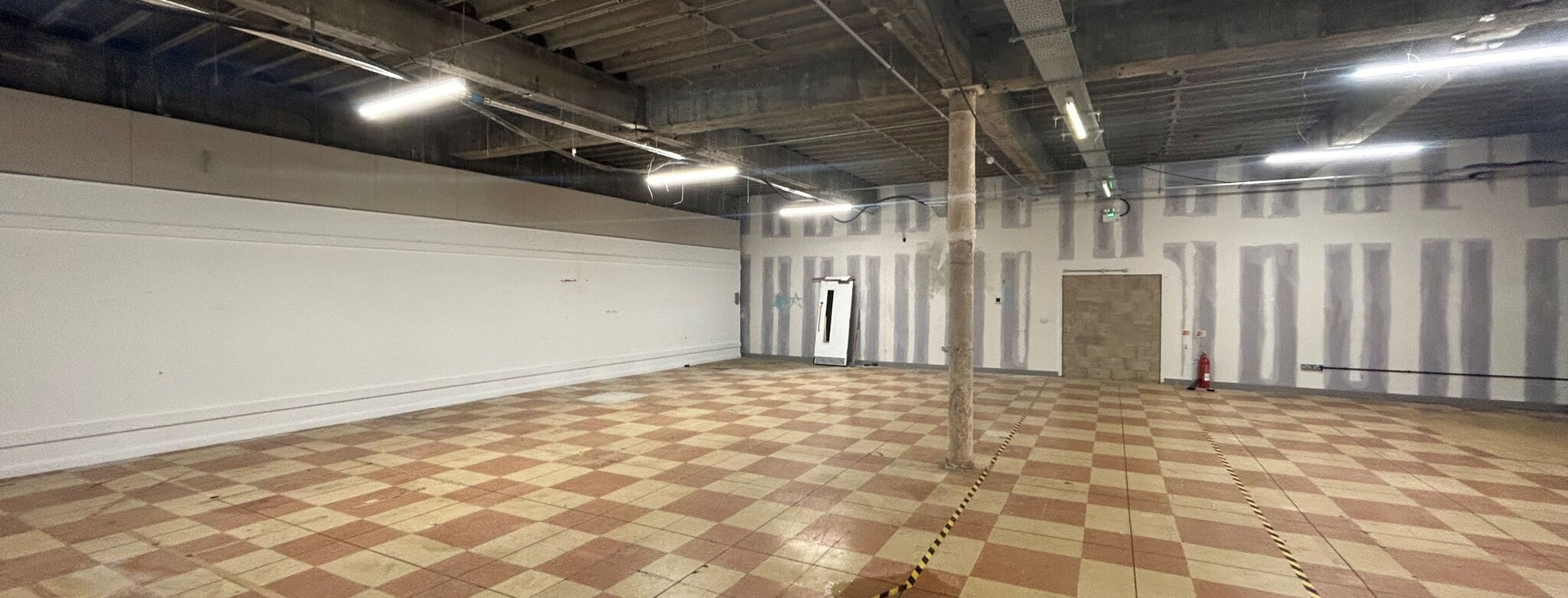 11 Holbeach Rd, London for lease Interior Photo- Image 1 of 1