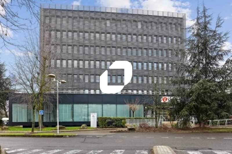 Office in Vélizy-Villacoublay for lease Building Photo- Image 1 of 19