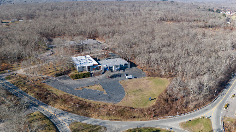 183 Providence New London Tpke, North Stonington, CT for lease - Building Photo - Image 3 of 38