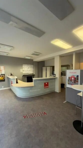 112 Rue Du Chemin Vert, Paris for lease - Interior Photo - Image 1 of 6